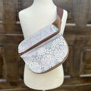 Aztec design fanny pack, front crossbody purse.